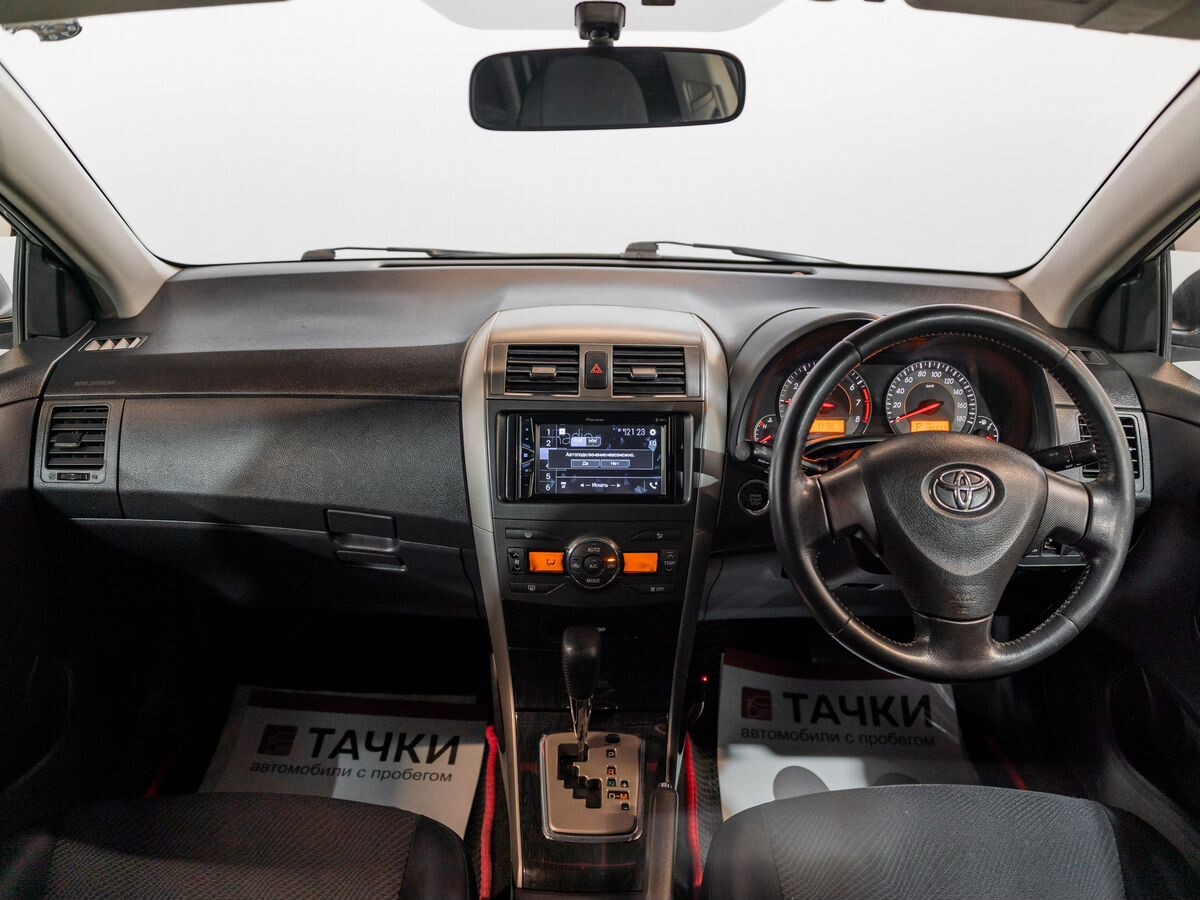 Toyota Corolla 2010 - фото автомобиля