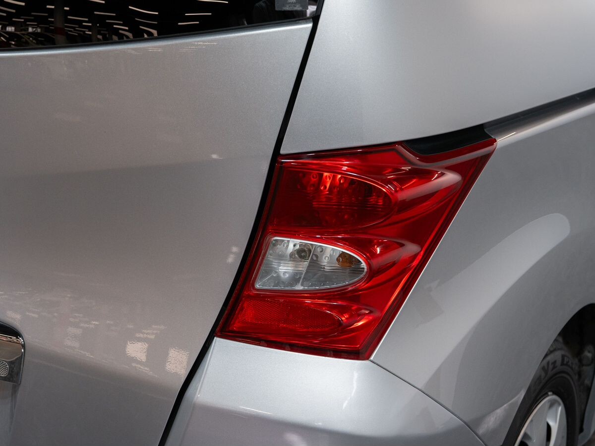 Honda Freed 2009 - фото автомобиля