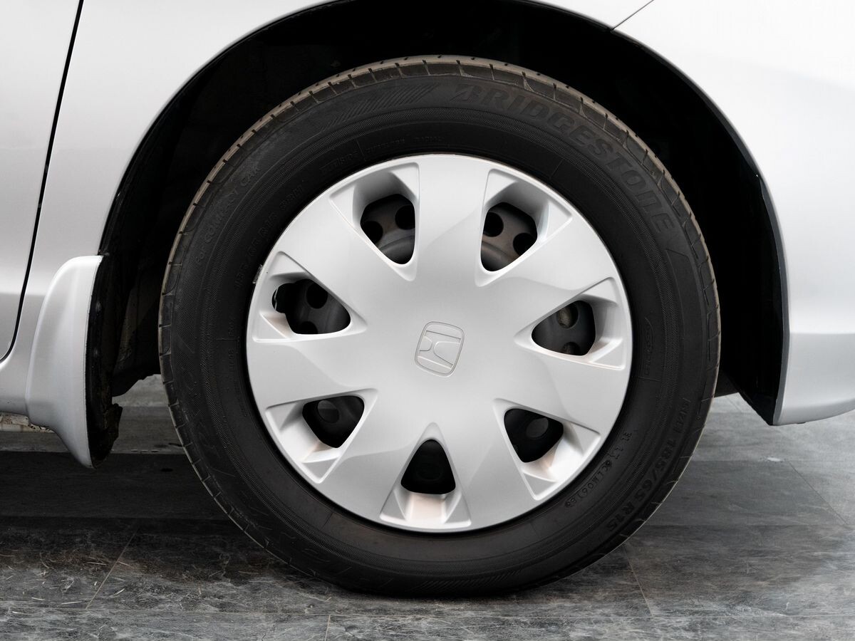 Honda Freed 2009 - фото автомобиля