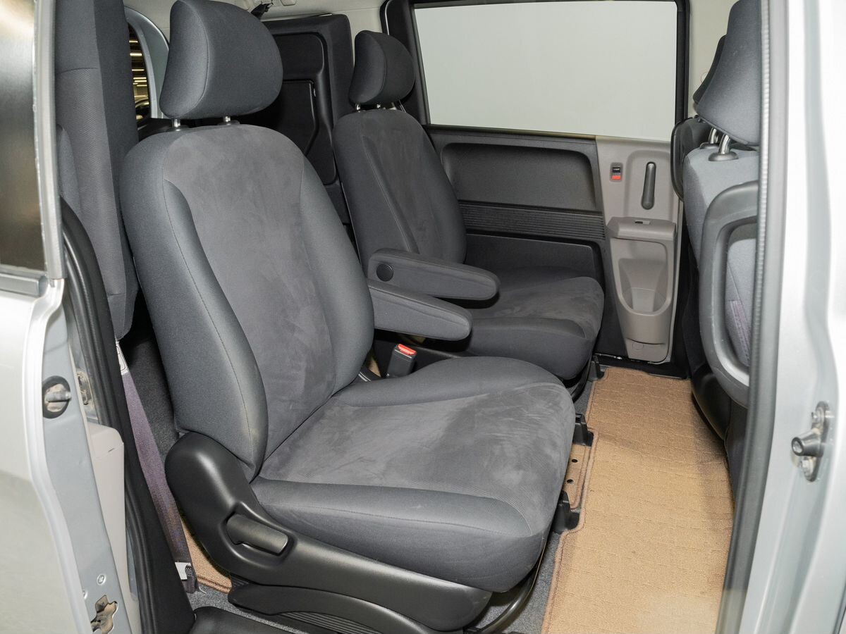 Honda Freed 2009 - фото автомобиля