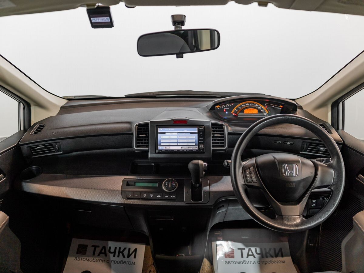 Honda Freed 2009 - фото автомобиля