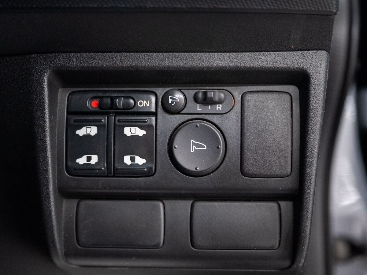 Honda Freed 2011 - фото автомобиля