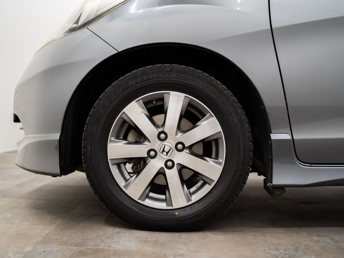 Honda Freed 2011 - фото автомобиля