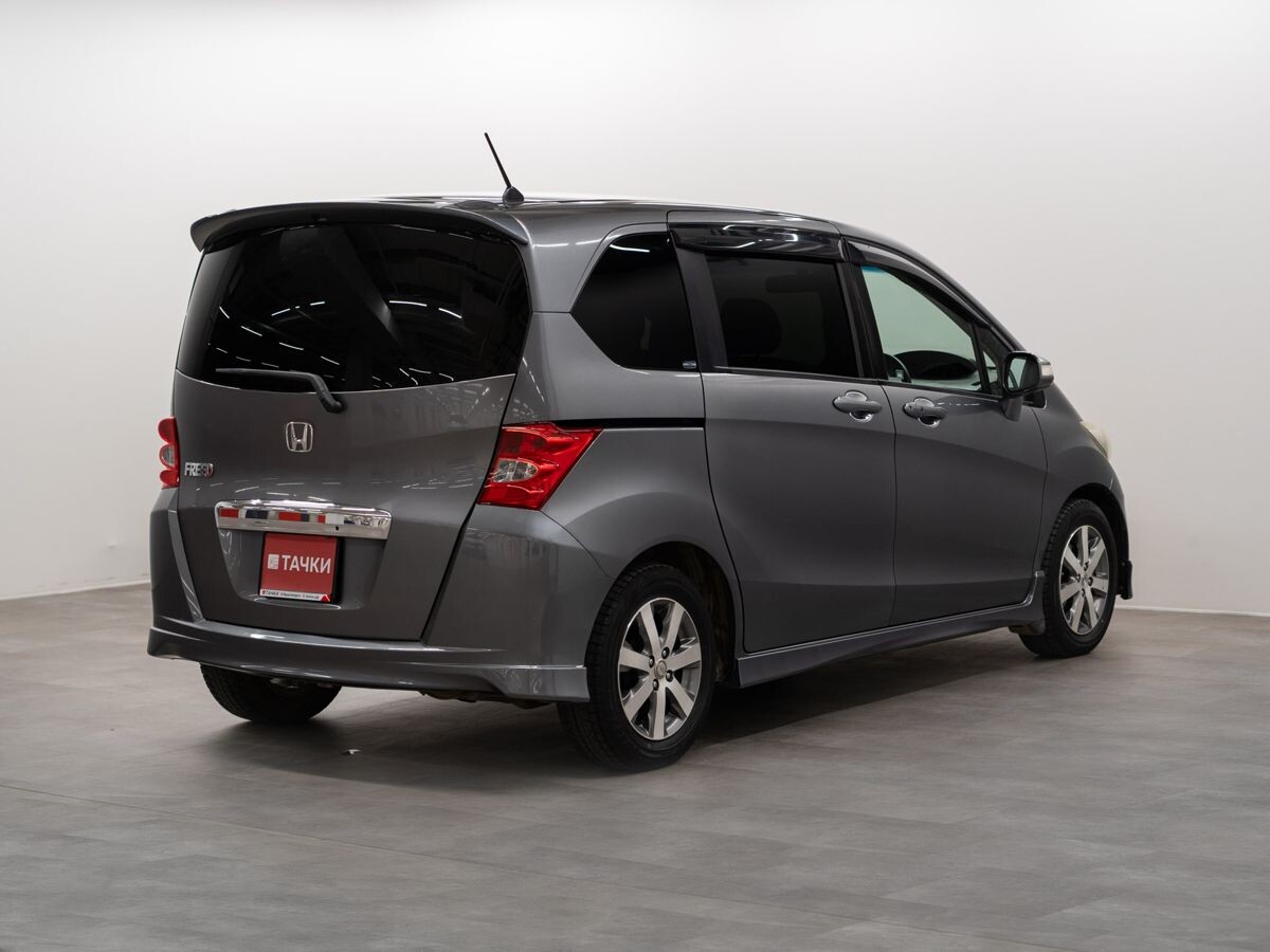 Honda Freed 2011 - фото автомобиля