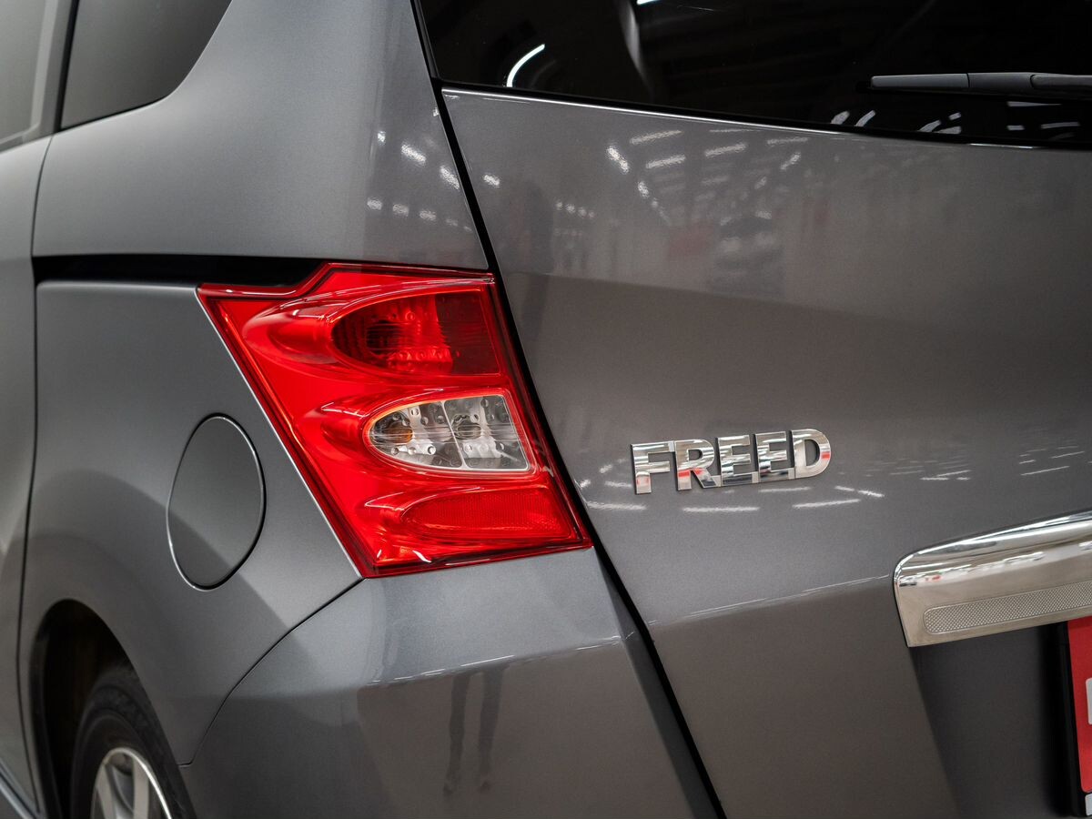 Honda Freed 2011 - фото автомобиля