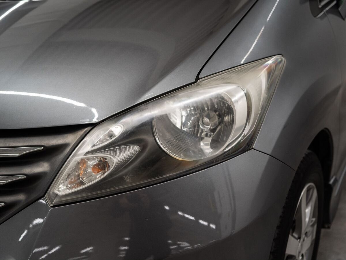 Honda Freed 2011 - фото автомобиля