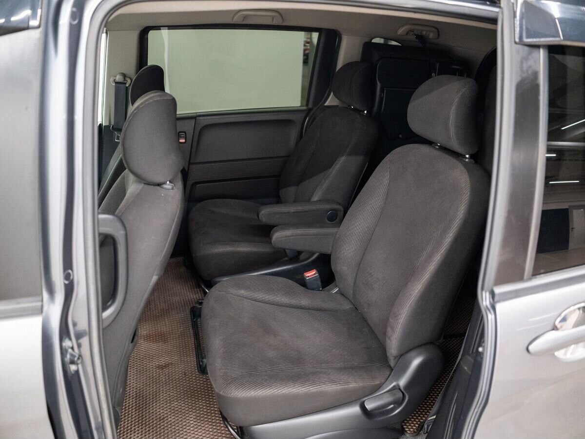 Honda Freed 2011 - фото автомобиля