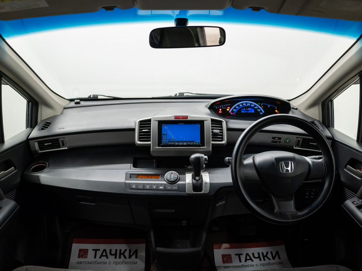 Honda Freed 2011 - фото автомобиля