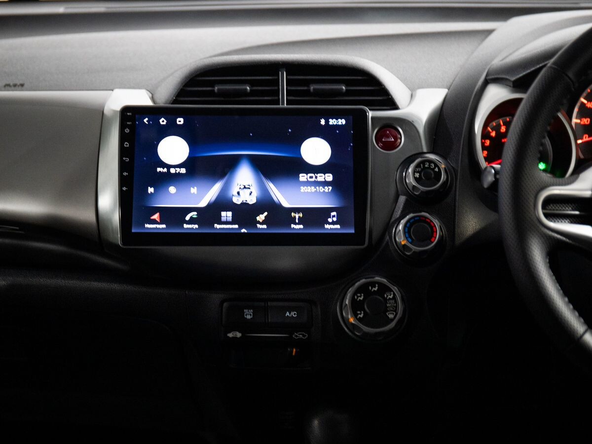 Honda Fit 2011 - фото автомобиля