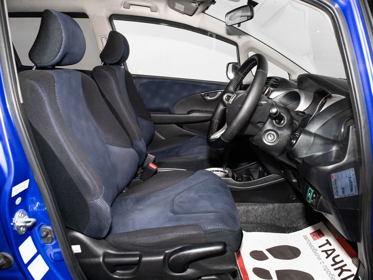 Honda Fit 2011 - фото автомобиля