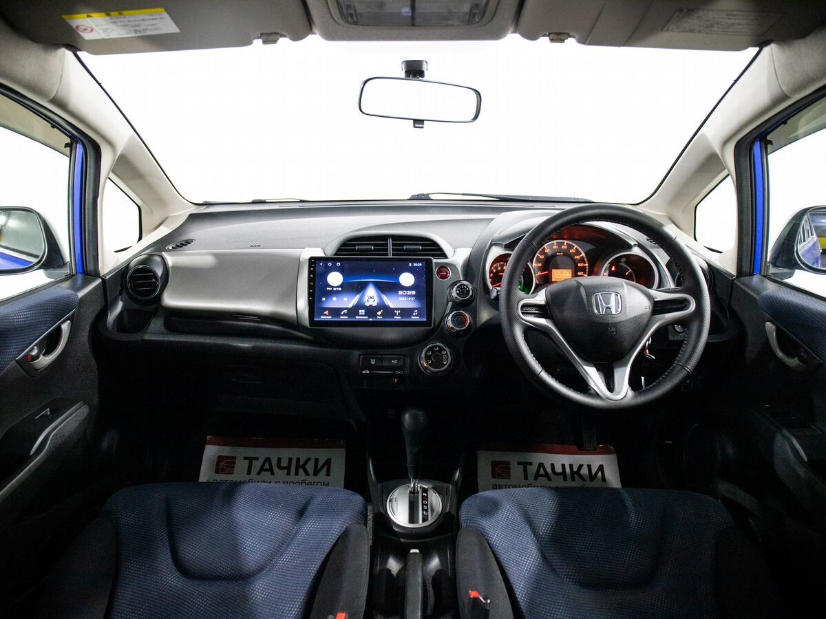 Honda Fit 2011 - фото автомобиля
