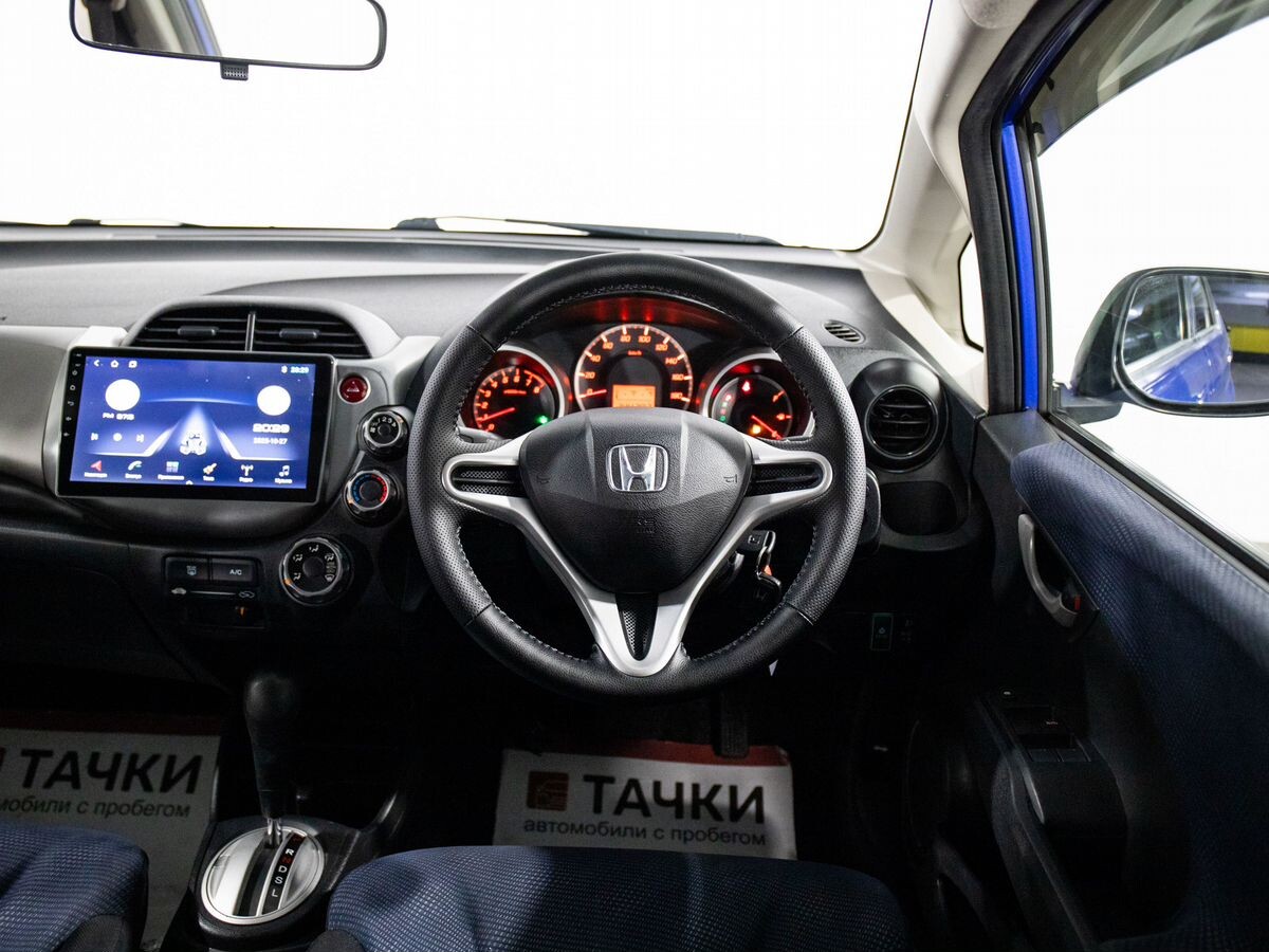 Honda Fit 2011 - фото автомобиля