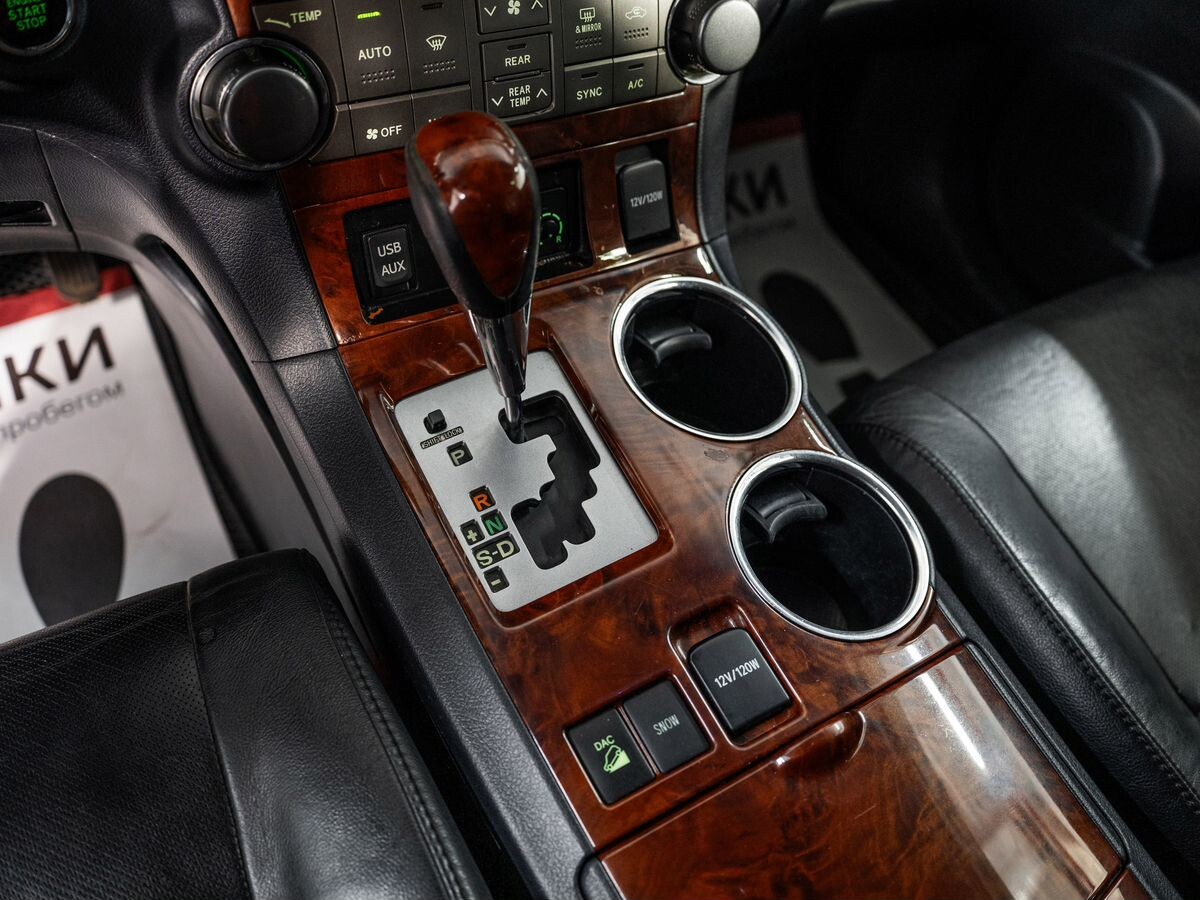 Toyota Highlander 2011 - фото автомобиля