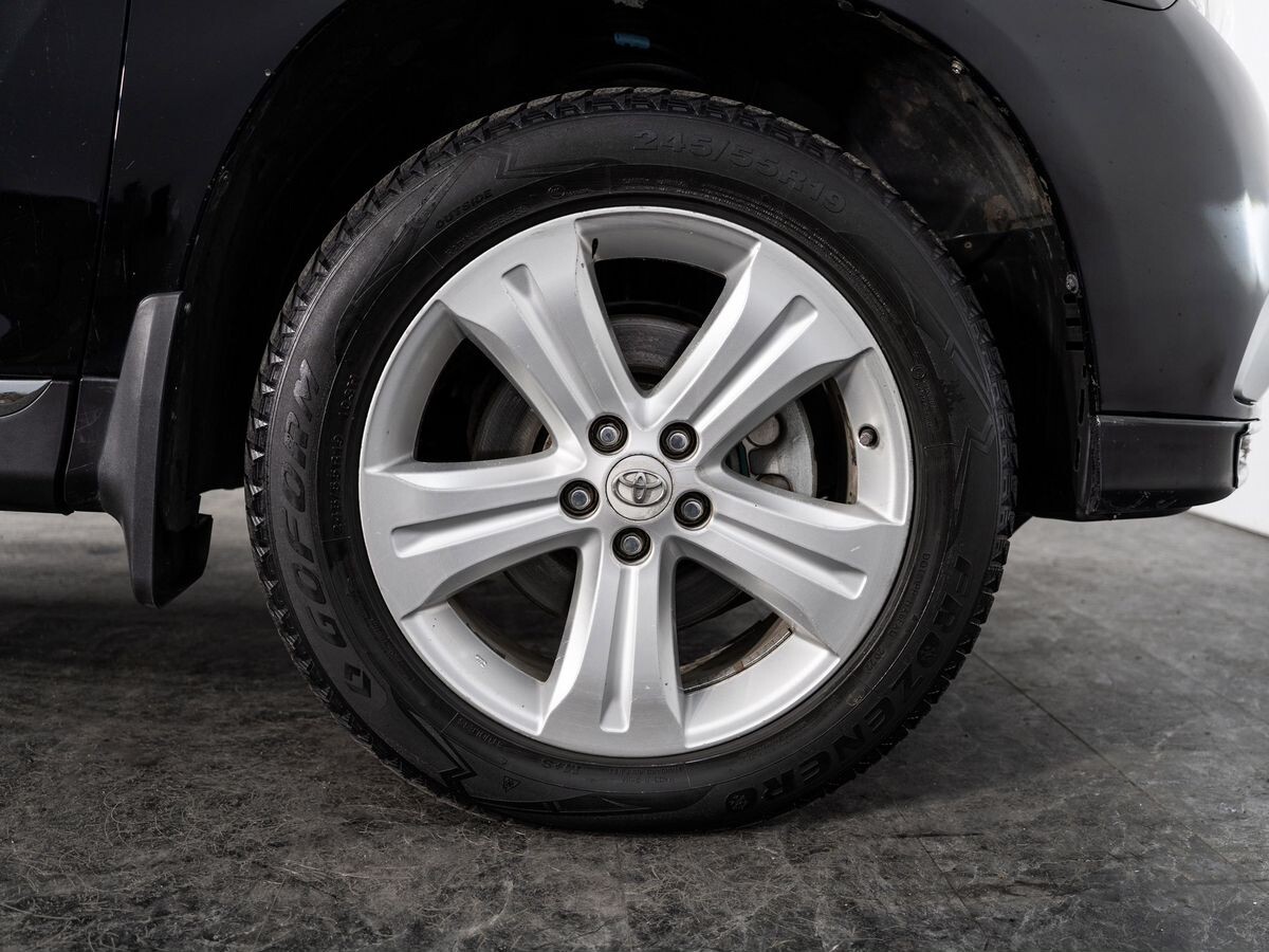 Toyota Highlander 2011 - фото автомобиля