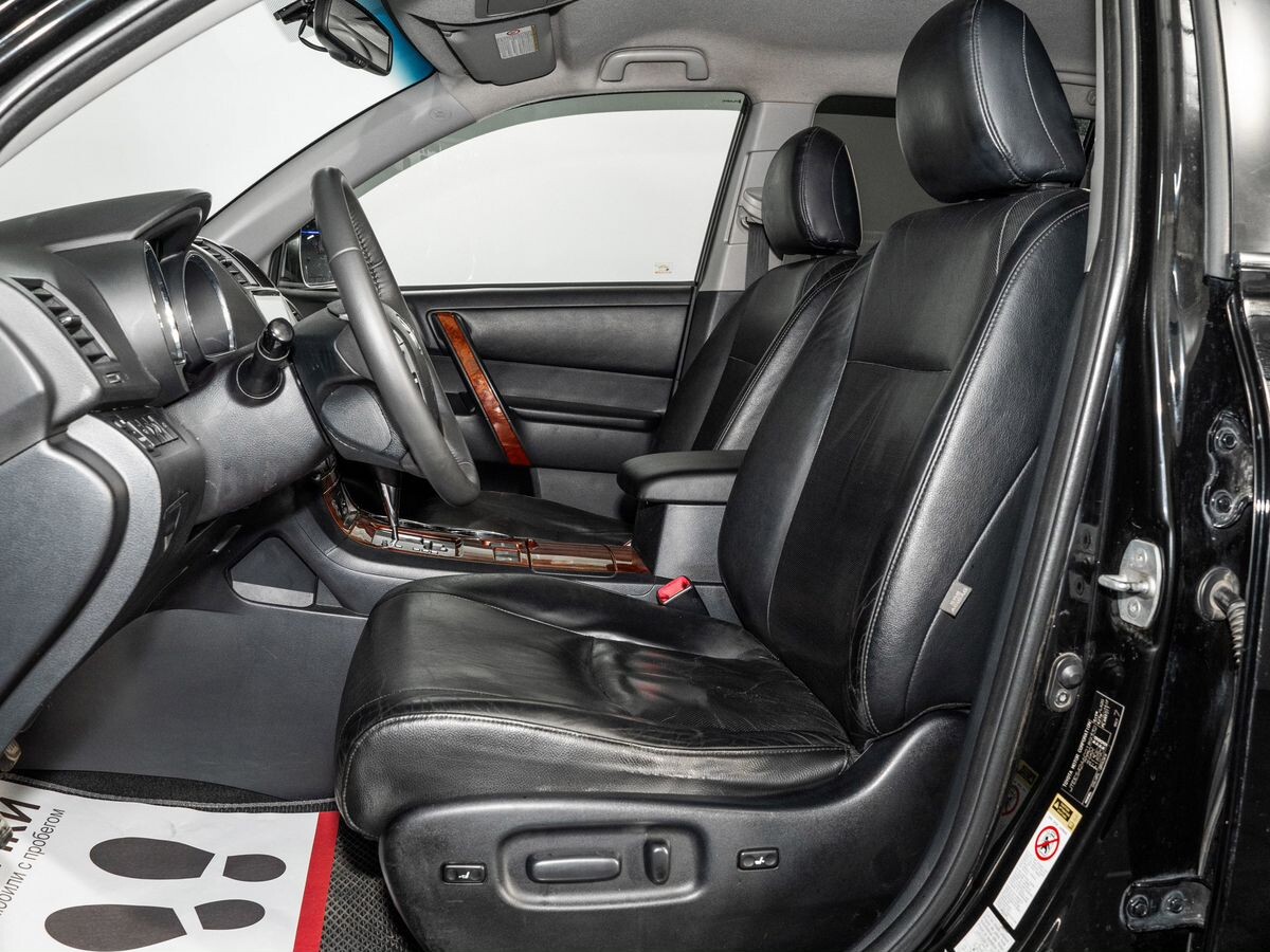Toyota Highlander 2011 - фото автомобиля