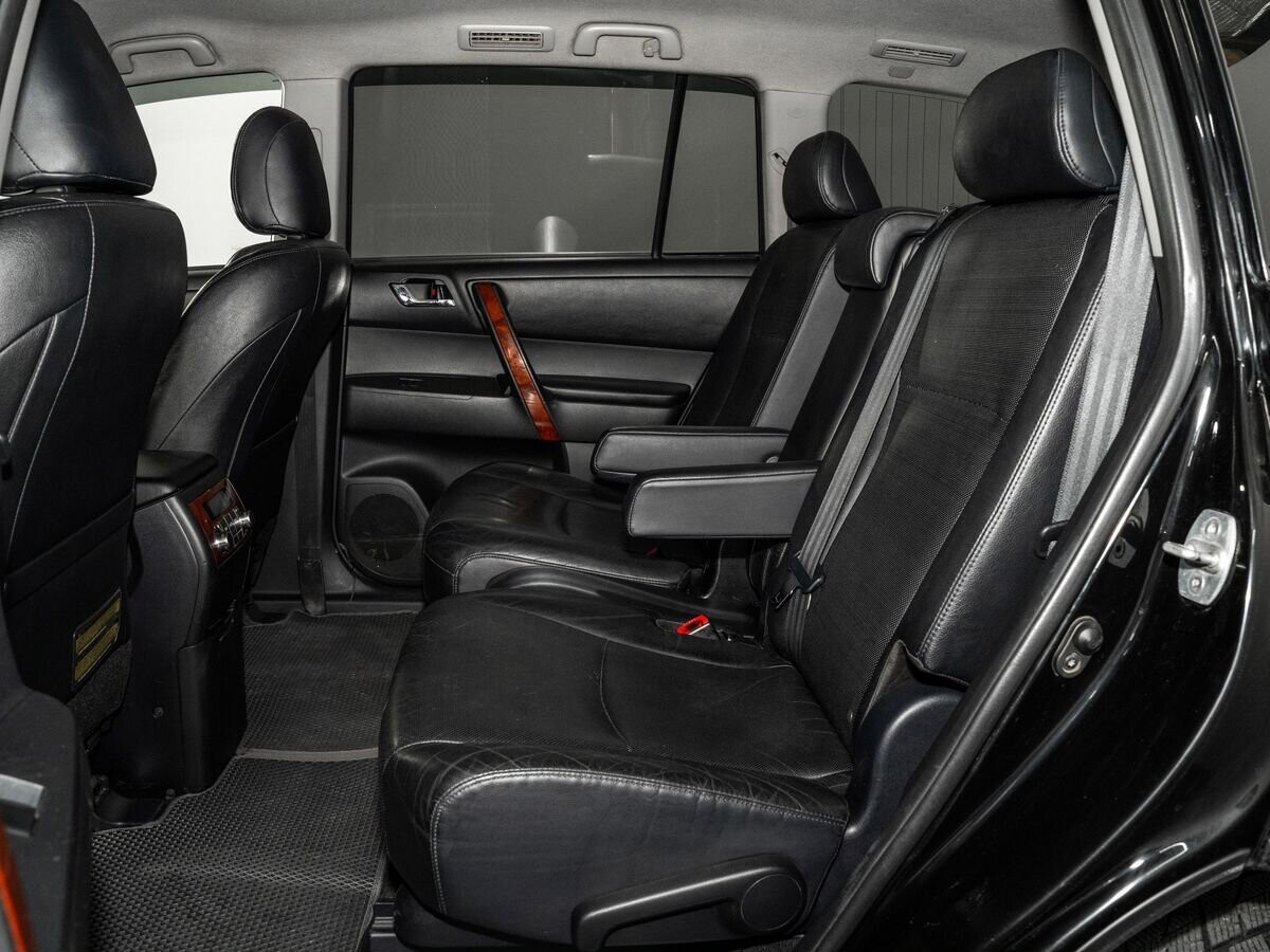 Toyota Highlander 2011 - фото автомобиля