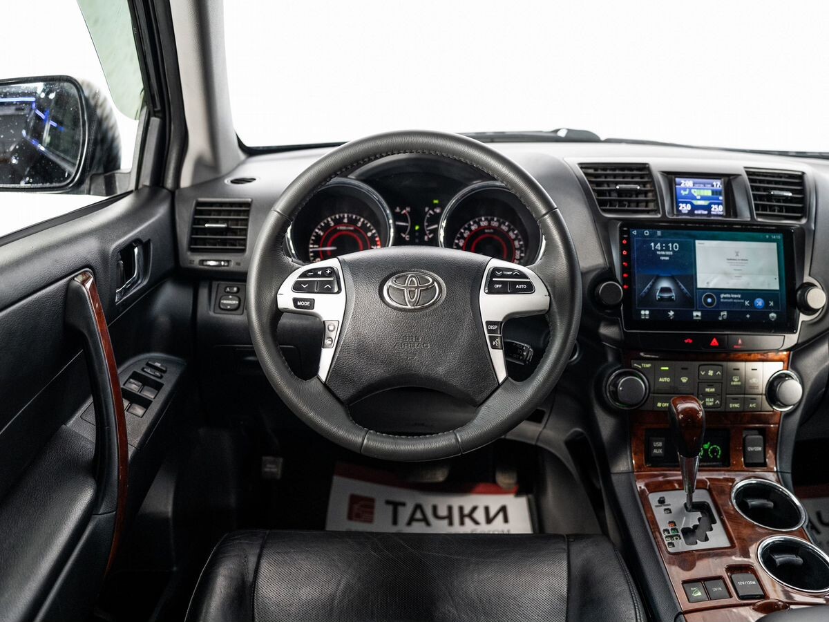 Toyota Highlander 2011 - фото автомобиля