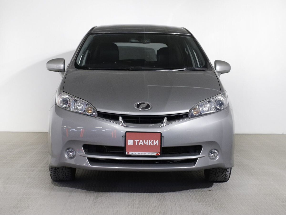 Toyota Wish 2010 - фото автомобиля
