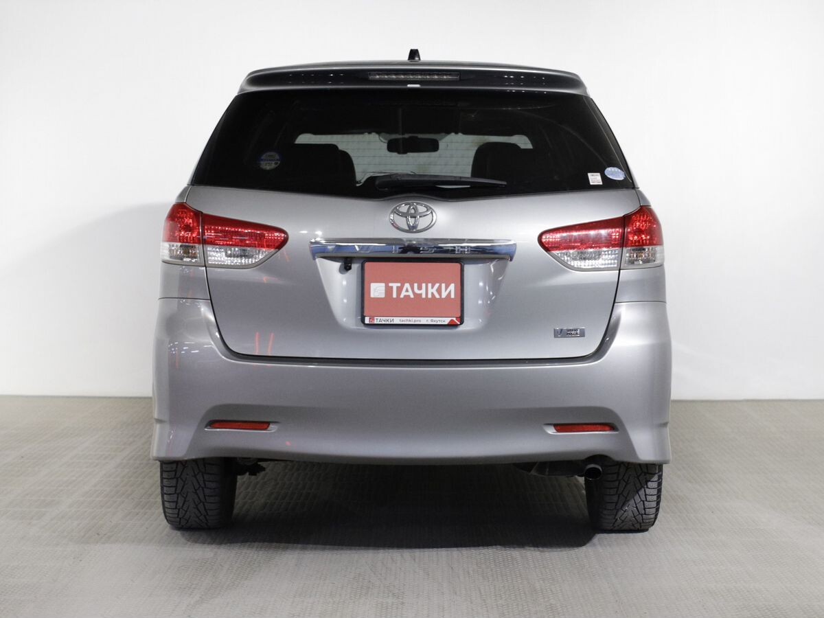 Toyota Wish 2010 - фото автомобиля