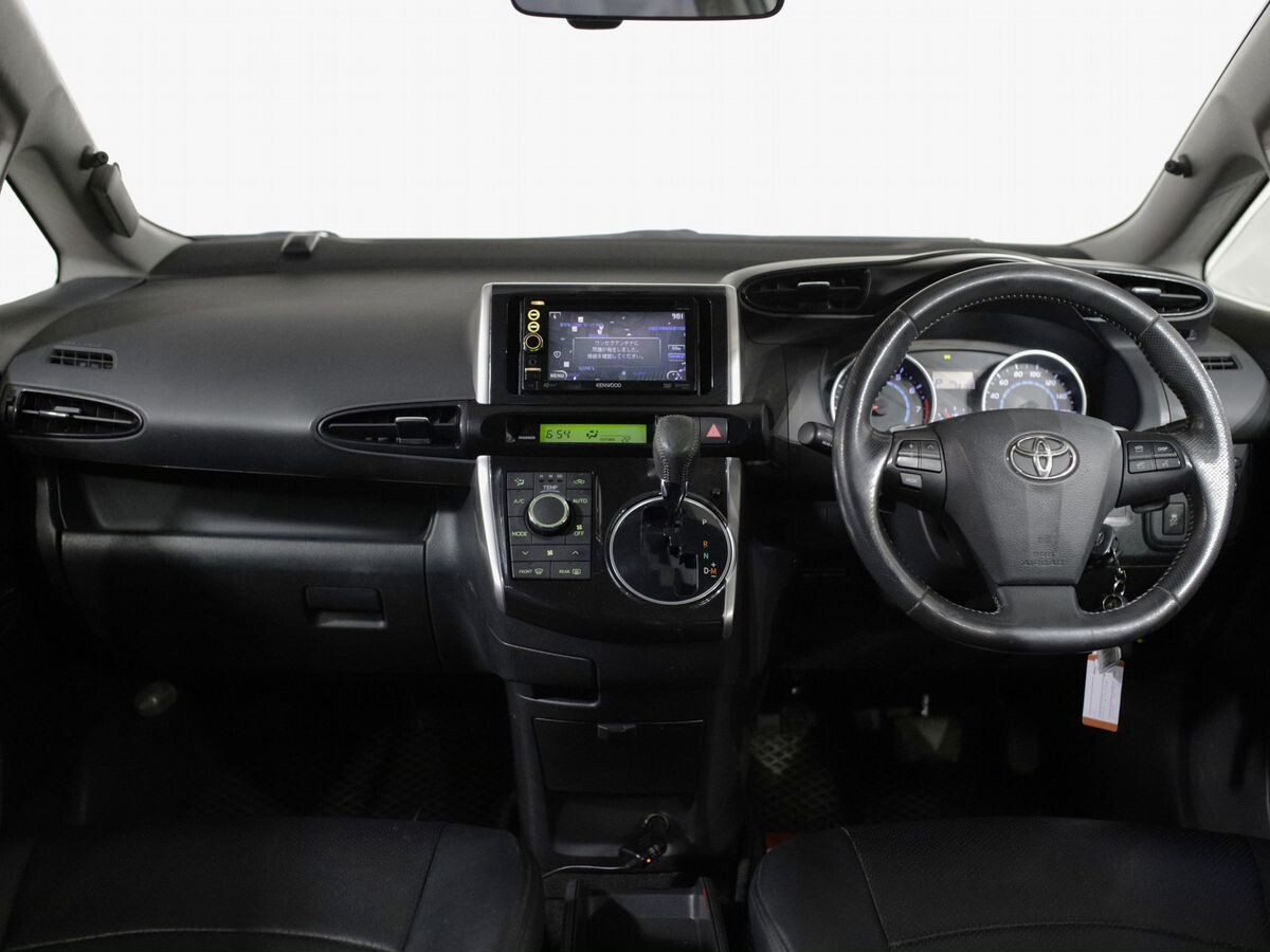 Toyota Wish 2010 - фото автомобиля