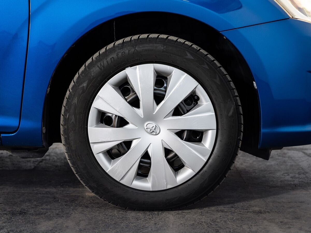 Toyota Corolla 2012 - фото автомобиля