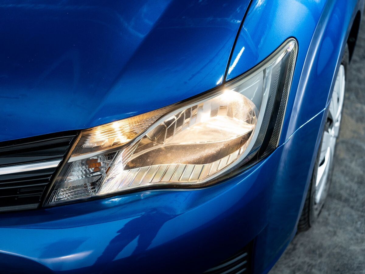 Toyota Corolla 2012 - фото автомобиля