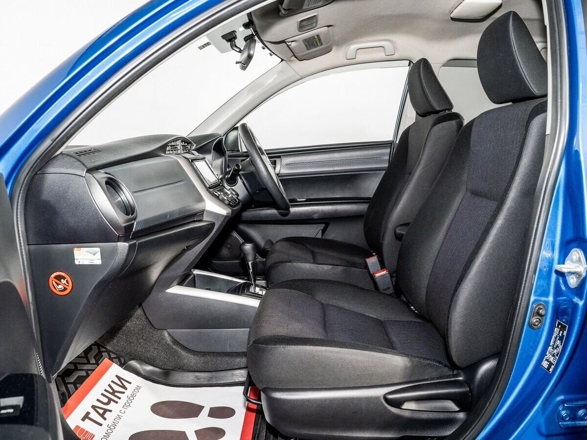 Toyota Corolla 2012 - фото автомобиля