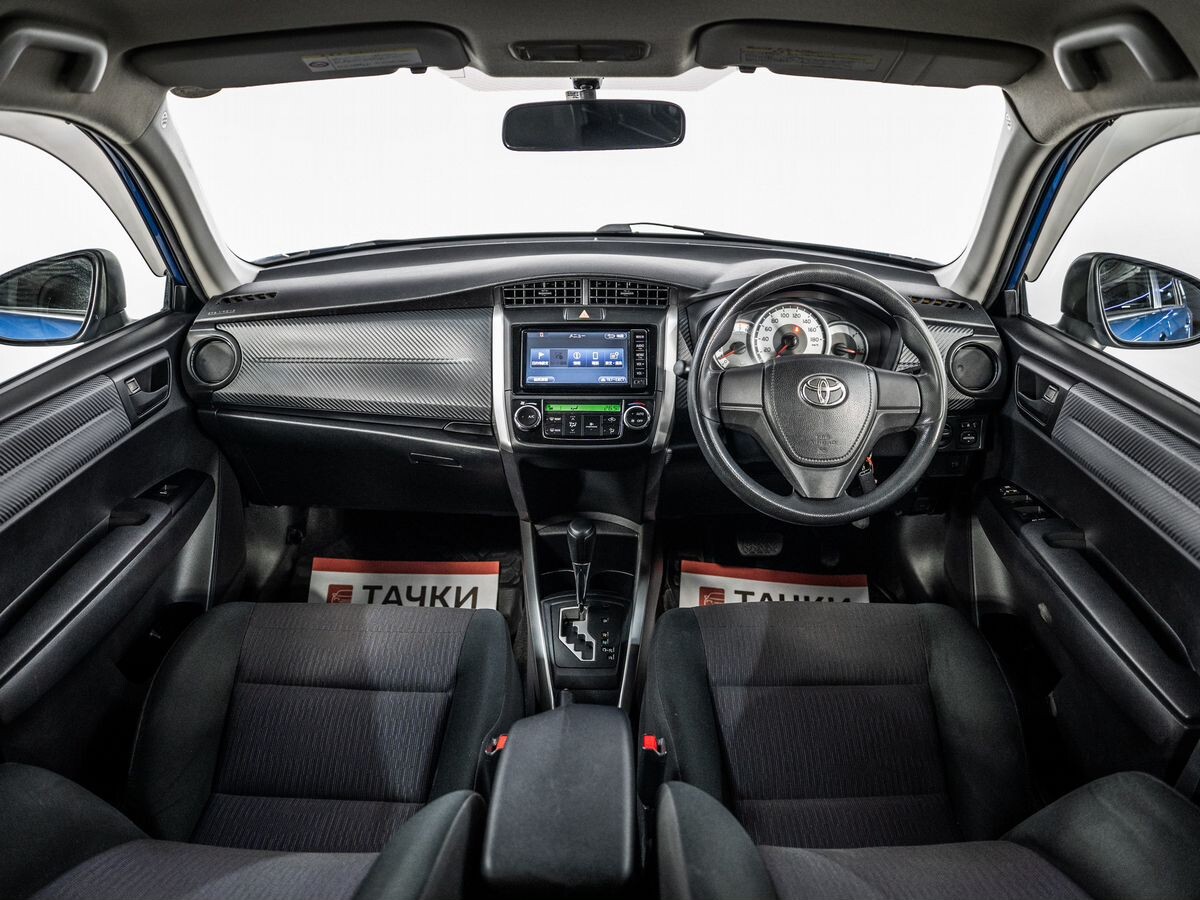 Toyota Corolla 2012 - фото автомобиля