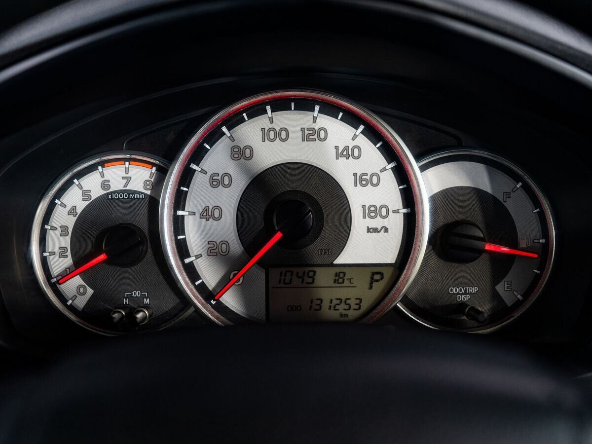 Toyota Corolla 2012 - фото автомобиля