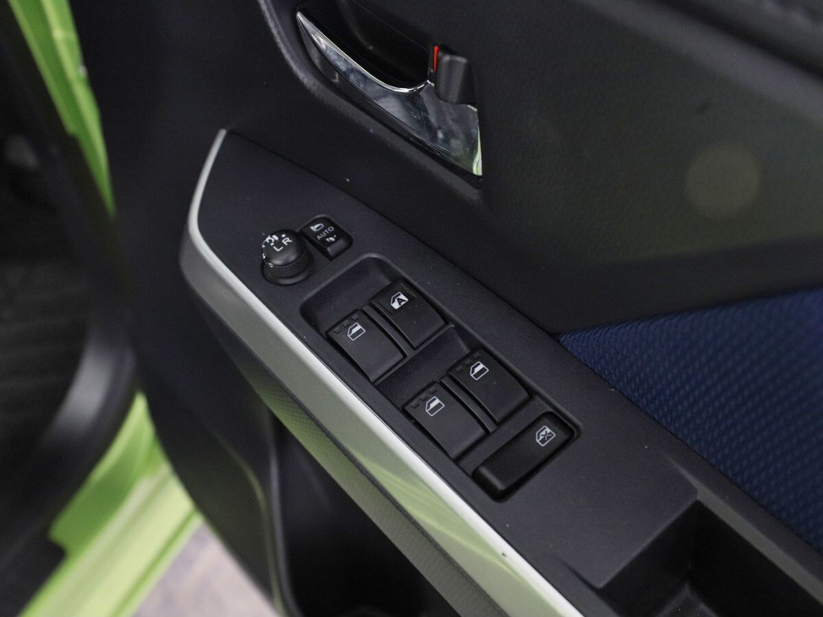 Toyota Roomy 2017 - фото автомобиля