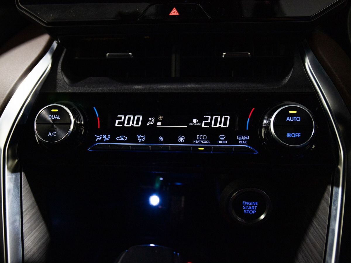 Toyota Harrier 2020 - фото автомобиля