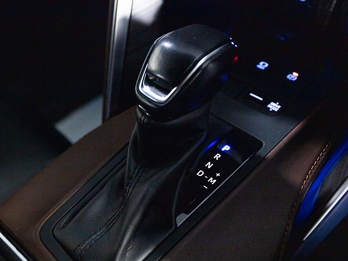 Toyota Harrier 2020 - фото автомобиля