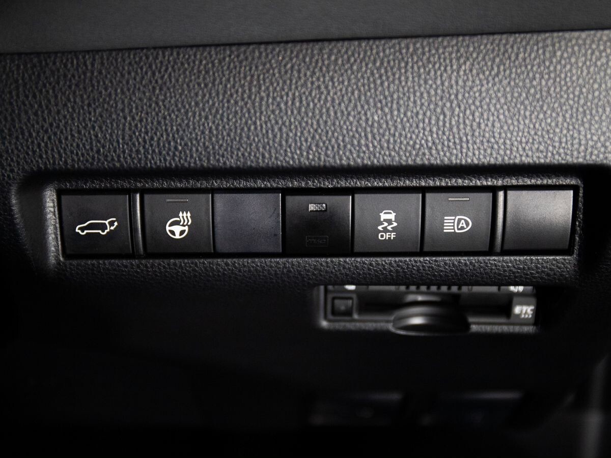 Toyota Harrier 2020 - фото автомобиля