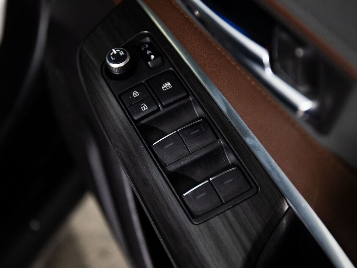 Toyota Harrier 2020 - фото автомобиля