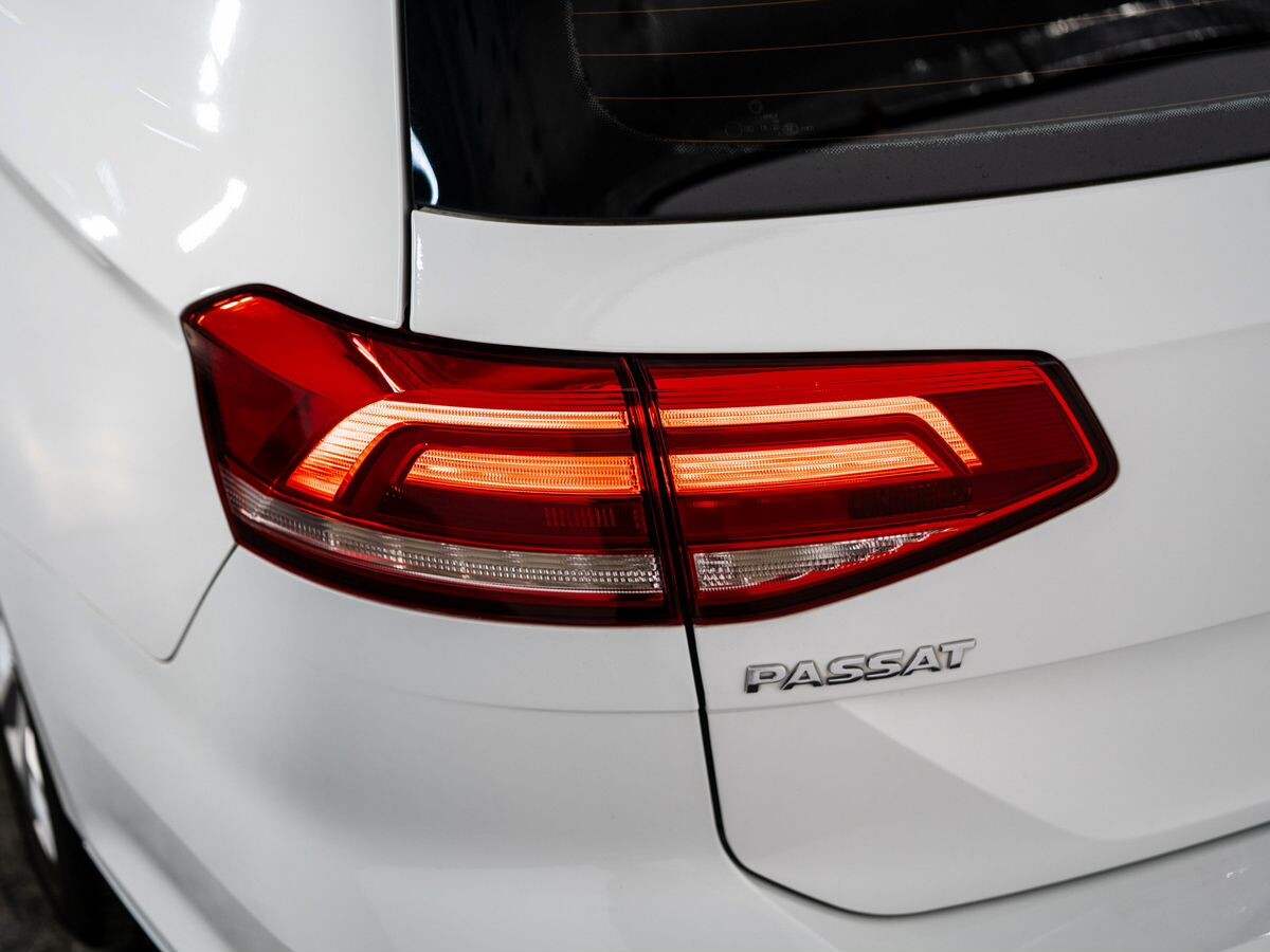 Volkswagen Passat 2015 - фото автомобиля