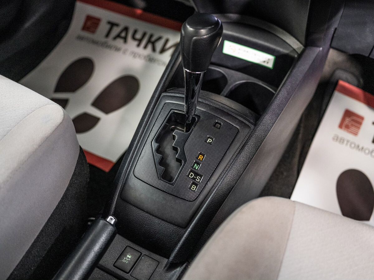 Toyota Corolla 2015 - фото автомобиля