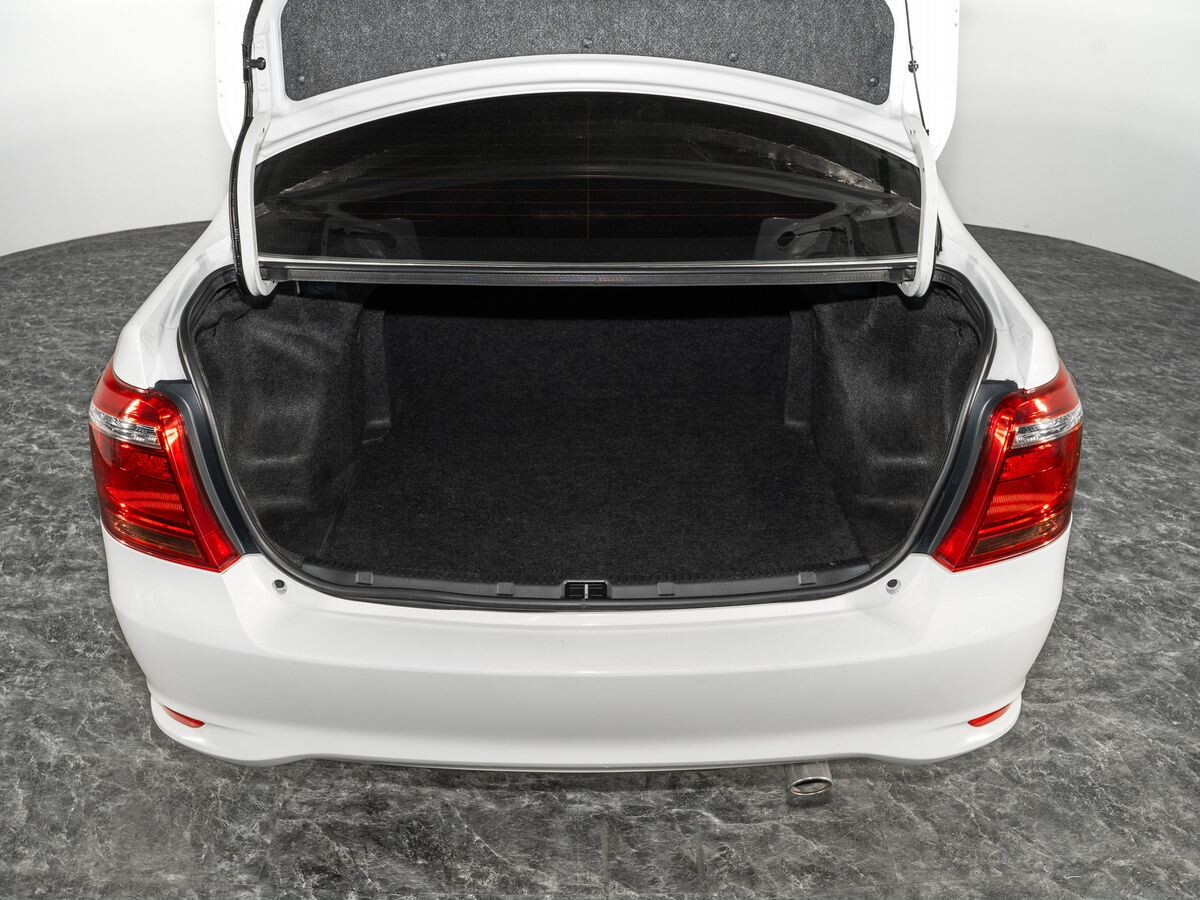 Toyota Corolla 2015 - фото автомобиля