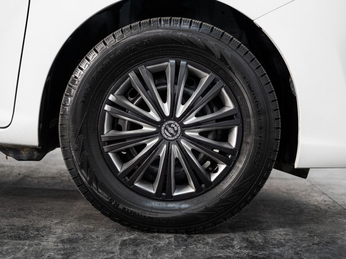 Toyota Corolla 2015 - фото автомобиля