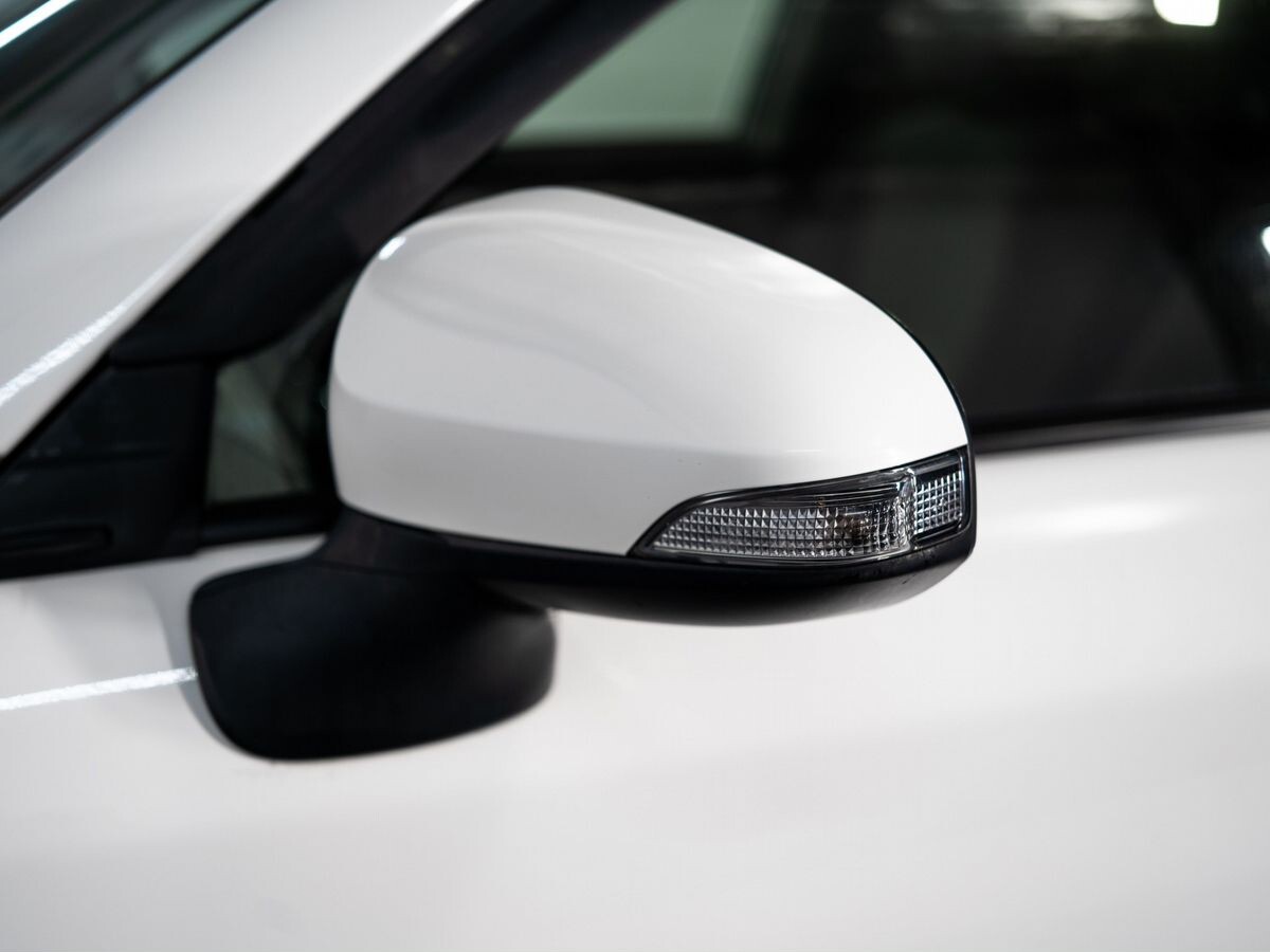 Toyota Corolla 2015 - фото автомобиля