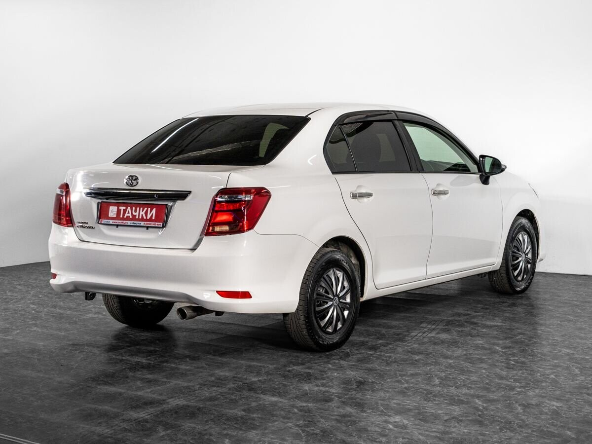 Toyota Corolla 2015 - фото автомобиля