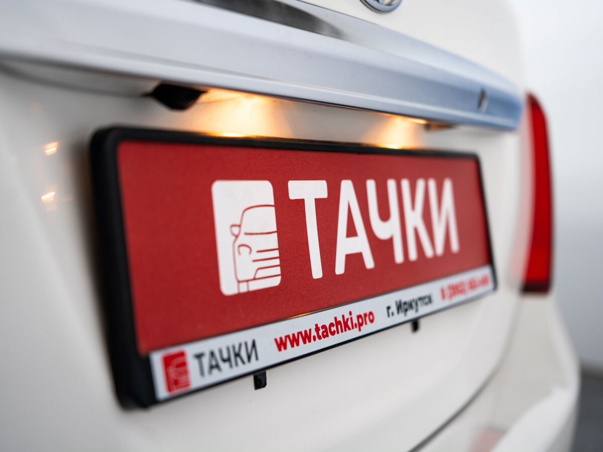 Toyota Corolla 2015 - фото автомобиля