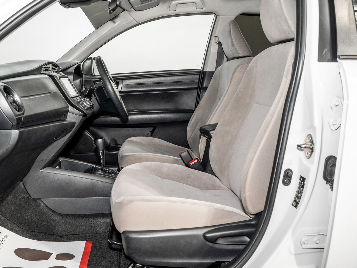 Toyota Corolla 2015 - фото автомобиля