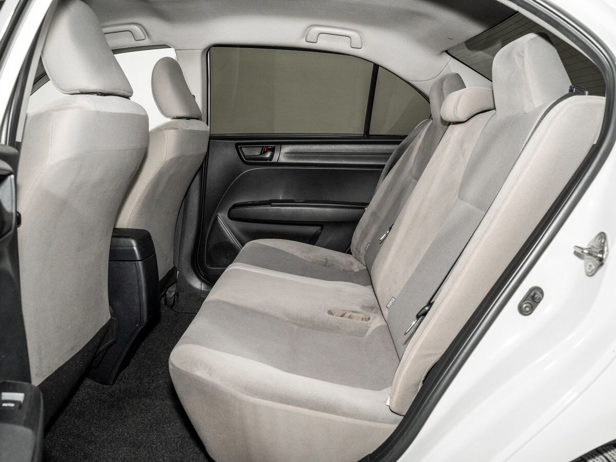 Toyota Corolla 2015 - фото автомобиля