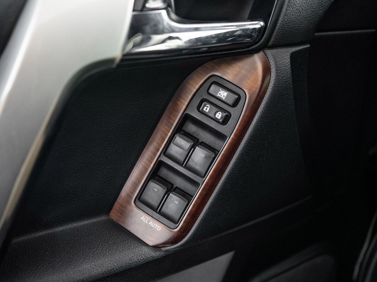 Toyota Land Cruiser Prado 2014 - фото автомобиля