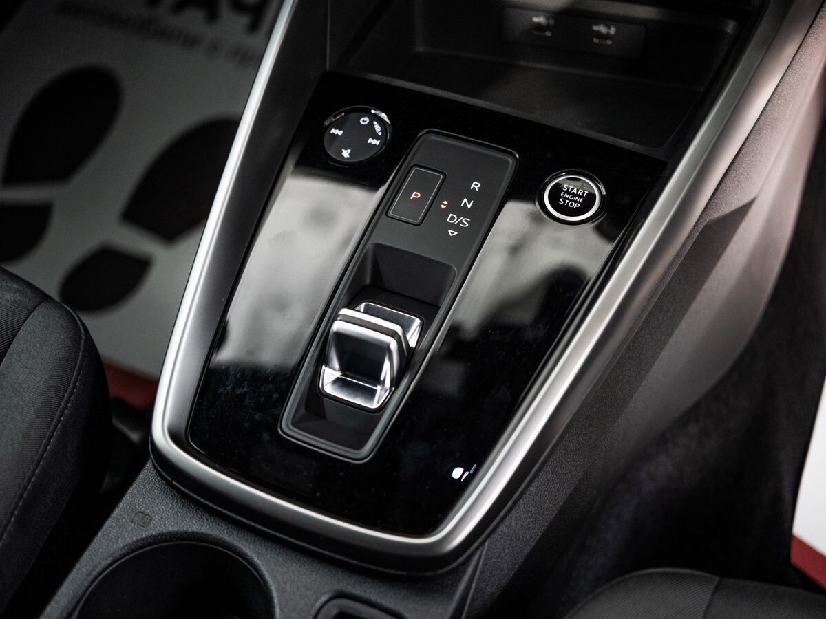 Audi A3 2021 - фото автомобиля