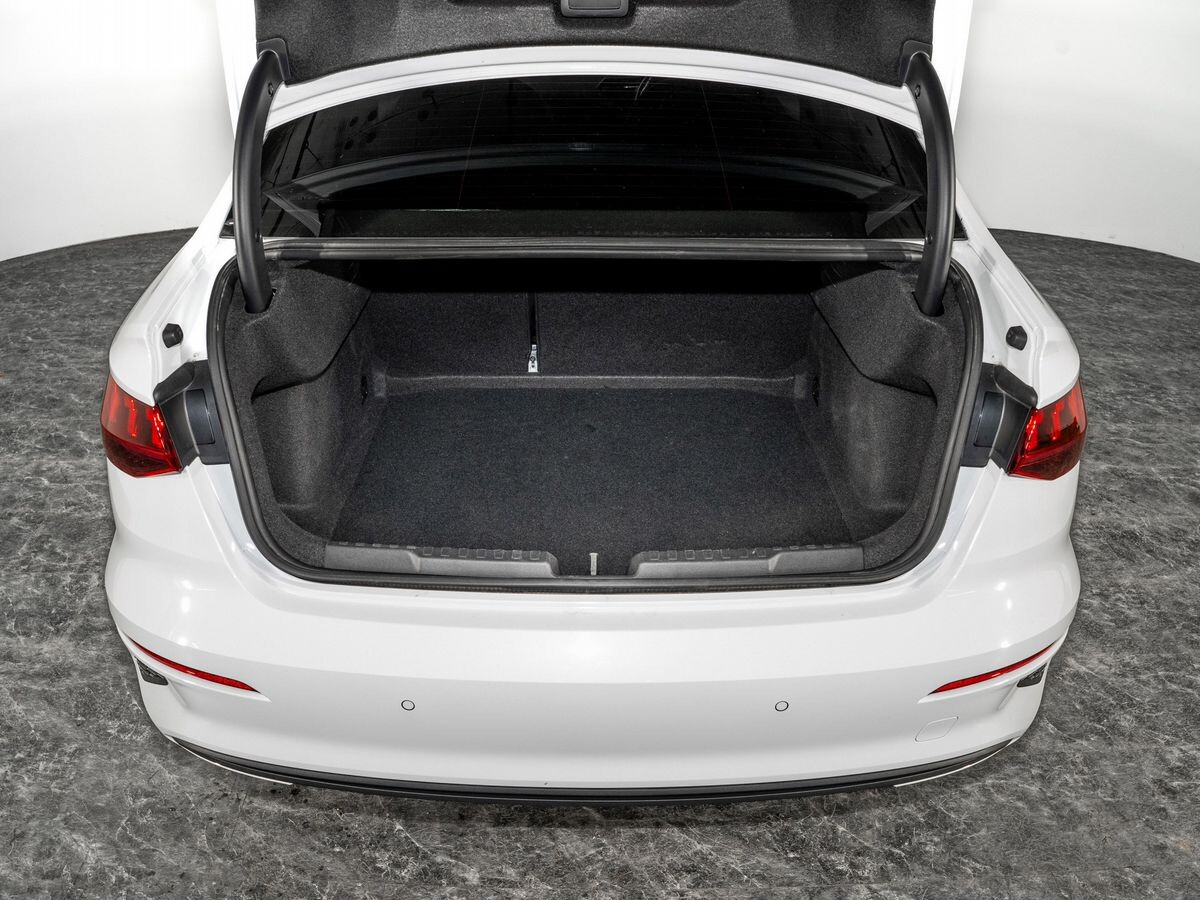 Audi A3 2021 - фото автомобиля