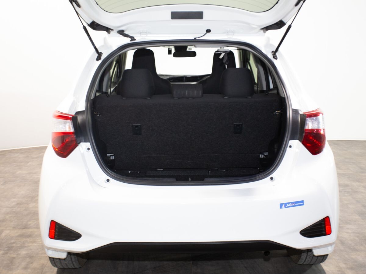 Toyota Vitz 2019 - фото автомобиля