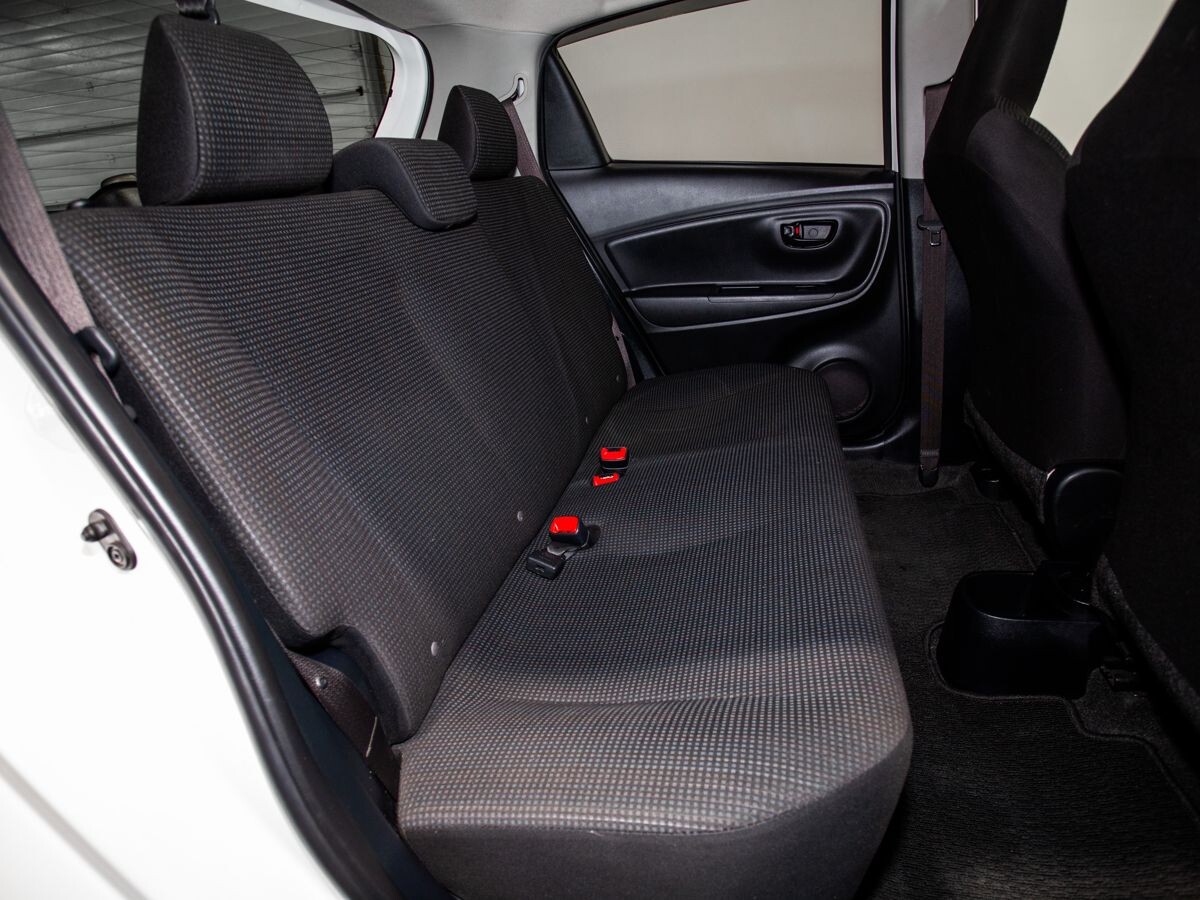 Toyota Vitz 2019 - фото автомобиля