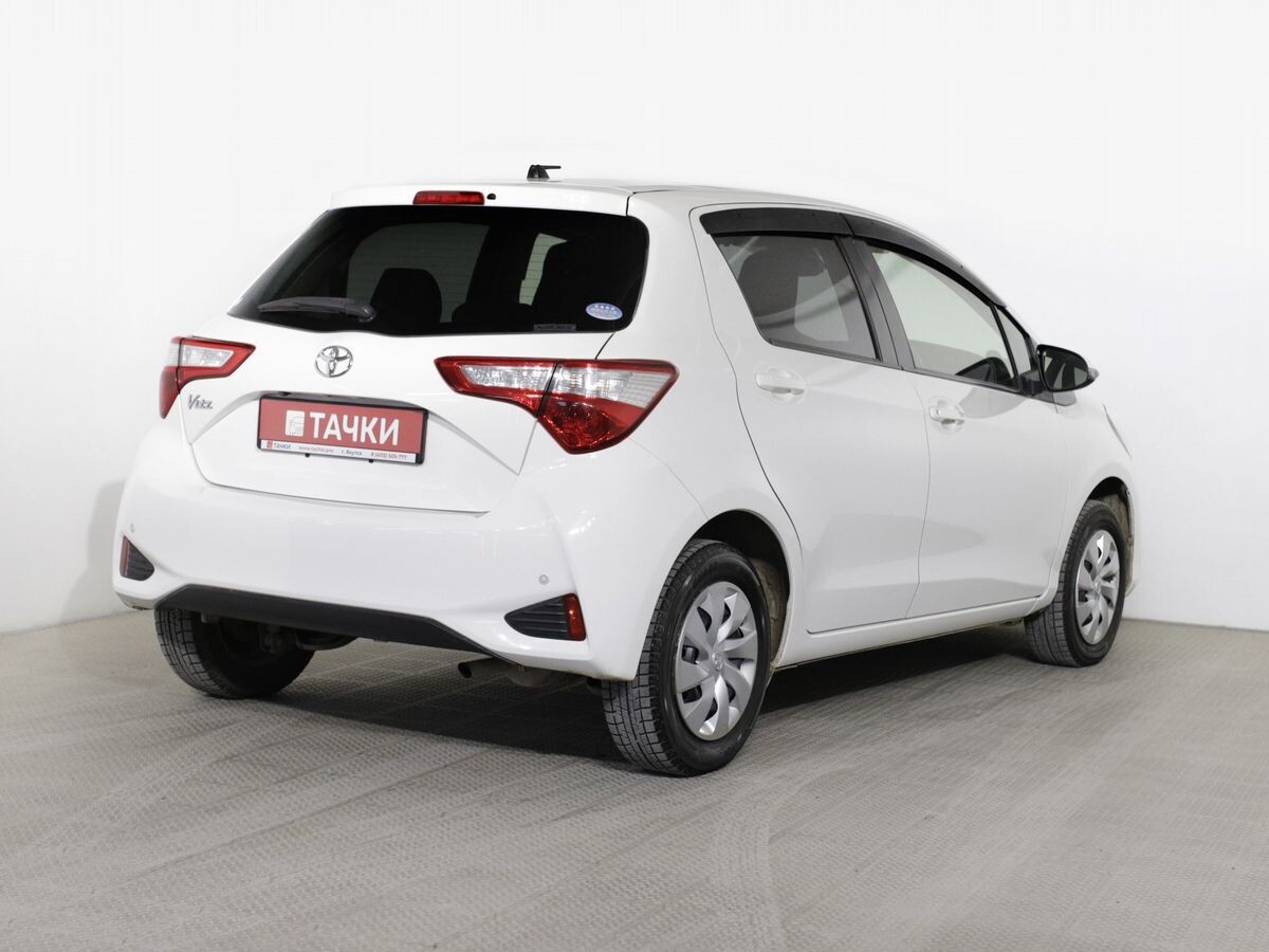 Toyota Vitz 2018 - фото автомобиля