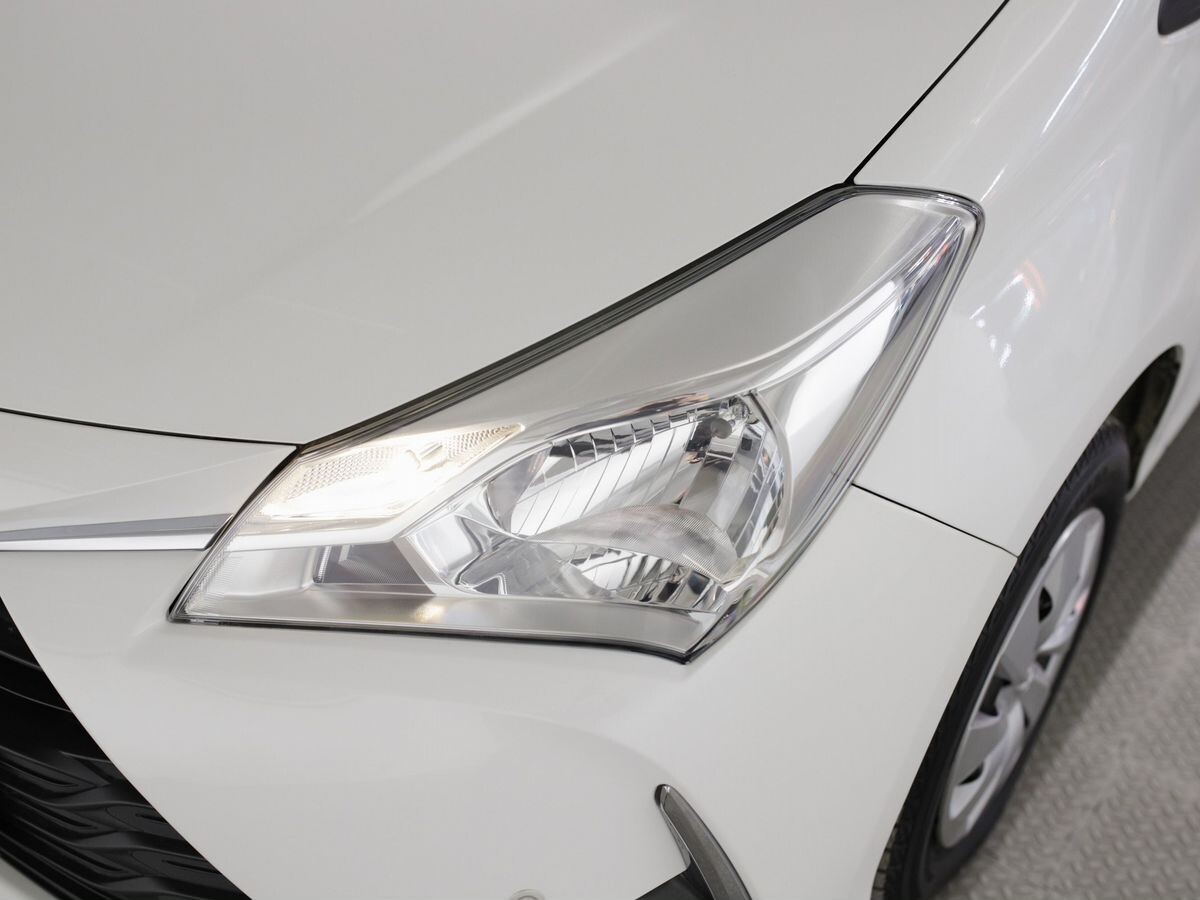 Toyota Vitz 2018 - фото автомобиля